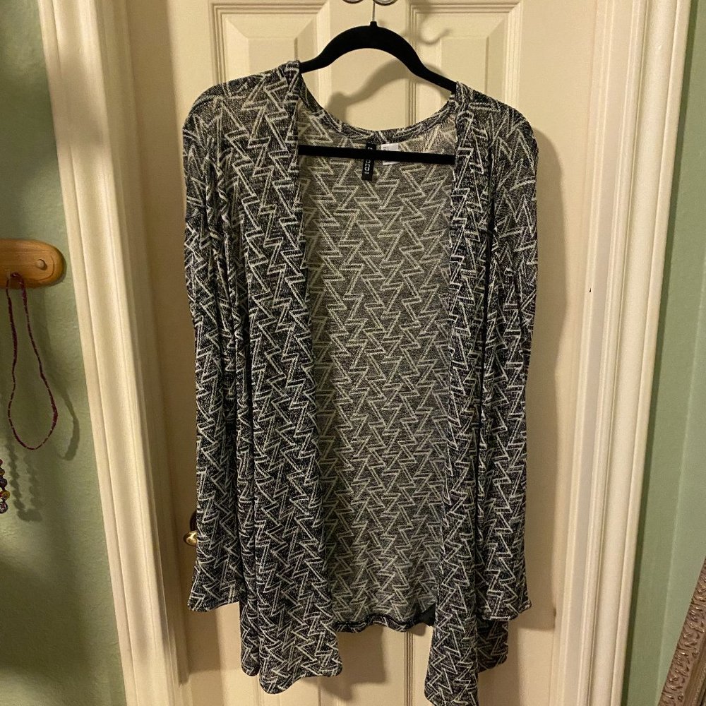 Geometric Patterned Black and White Cardigan
